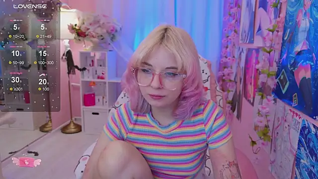 Coconut Mia online show from 10/22/25, 04:17