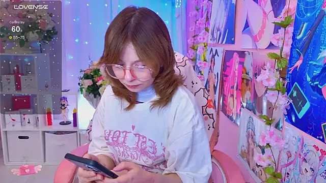 Coconut Mia online show from 04/22/26, 02:46