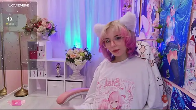 Coconut Mia online show from 10/03/25, 02:18