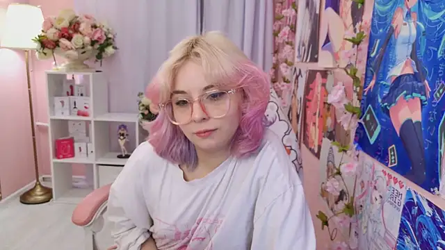 Coconut Mia online show from 10/11/25, 01:56