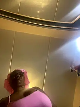 Nomthie online show from 11/14/25, 12:47