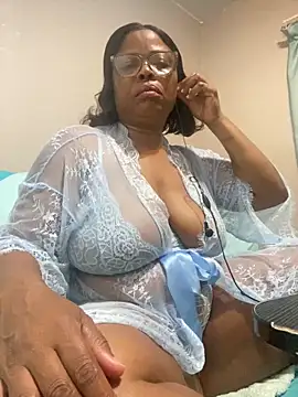 Snapshot of Nomthie chatting on 02/28/26, 04:23 Nomthie online show from 02/28/26, 04:23