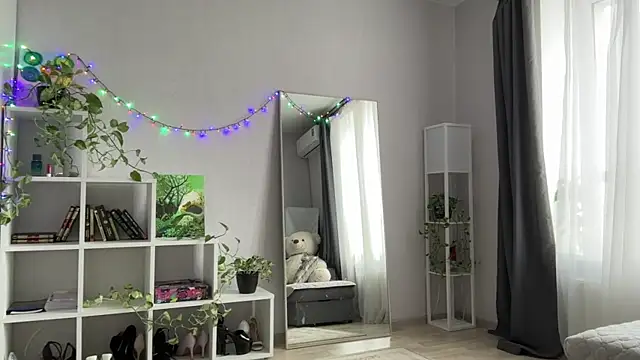 Victoria1Love online show from 12/16/25, 08:29