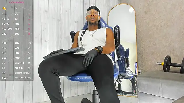 Snapshot of RicoBrown777_ chatting on 07/16/26, 12:13 RicoBrown777 online show from 07/16/26, 12:13