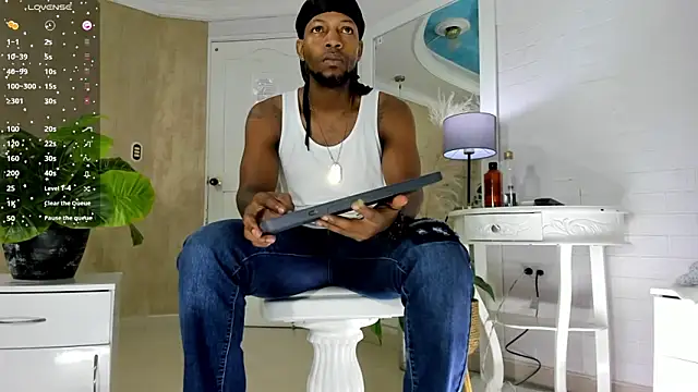 Snapshot of RicoBrown777_ chatting on 06/11/26, 03:58 RicoBrown777 online show from 06/11/26, 03:58