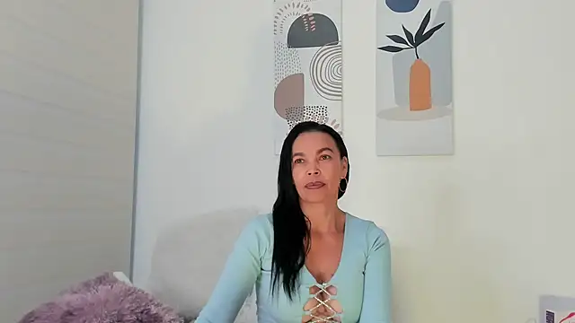 Snapshot of Evawalker_ chatting on 10/13/25, 10:54 Evawalker online show from 10/13/25, 10:54