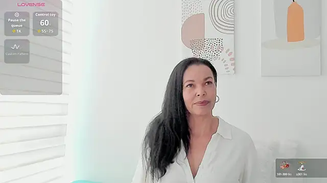 Snapshot of Evawalker_ chatting on 06/15/26, 03:44 Evawalker online show from 06/15/26, 03:44