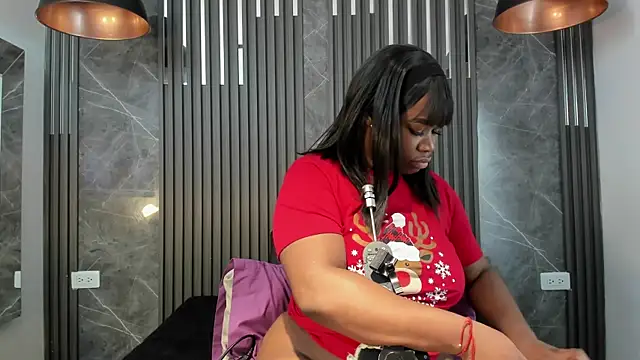 SaraiEvans online show from 12/14/25, 03:35