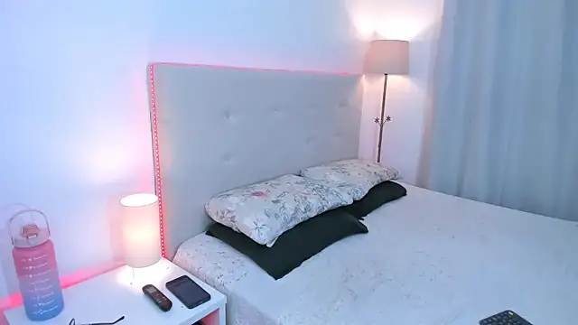 Snapshot of MissMaria chatting on 12/16/25, 03:11 MissMaria online show from 12/16/25, 03:11