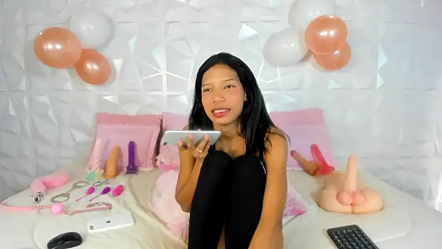 Snapshot of AndreaPinkNaughty chatting on 01/29/25, 12:24 AndreaPinkNaughty online show from 01/29/25, 12:24