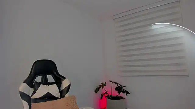 SavannahWildee online show from 07/25/26, 10:43