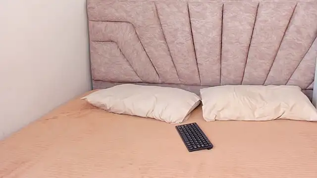 SavannahWildee online show from 03/09/26, 01:25