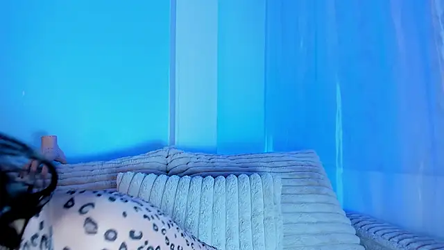 Snapshot of EmilyWithe chatting on 10/05/25, 12:12 EmilyWithe online show from 10/05/25, 12:12