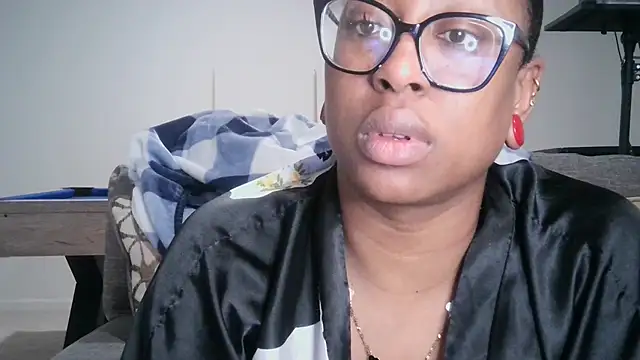 Nyxie Chaos online show from 12/16/25, 05:11