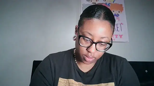 Snapshot of Nyxie_Chaos chatting on 09/18/25, 01:25 Nyxie Chaos online show from 09/18/25, 01:25