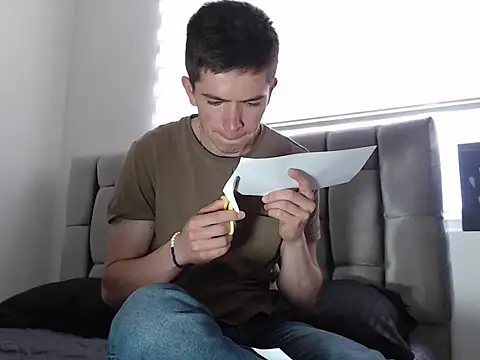 Eliantg online show from 12/31/24, 05:29