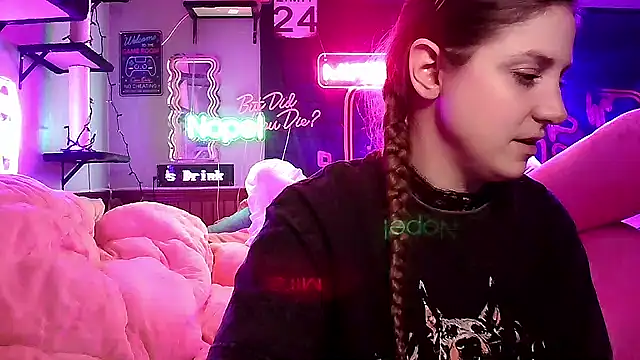 mirannacult online show from 03/03/25, 09:02