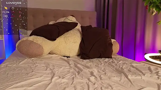 Snapshot of Your_l_dream chatting on 02/20/25, 06:57 Your l dream online show from 02/20/25, 06:57