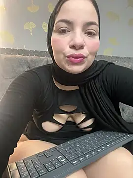 Layla kaderr online show from 05/21/26, 11:24