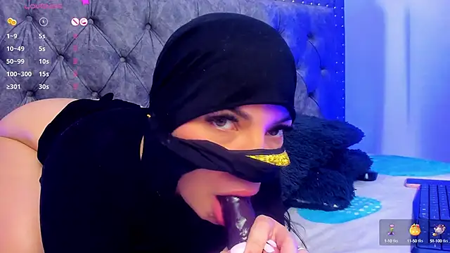 Snapshot of Layla_kaderr chatting on 02/21/25, 05:56 Layla kaderr online show from 02/21/25, 05:56