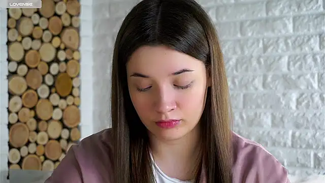 LowOncoming online show from 12/19/25, 02:04