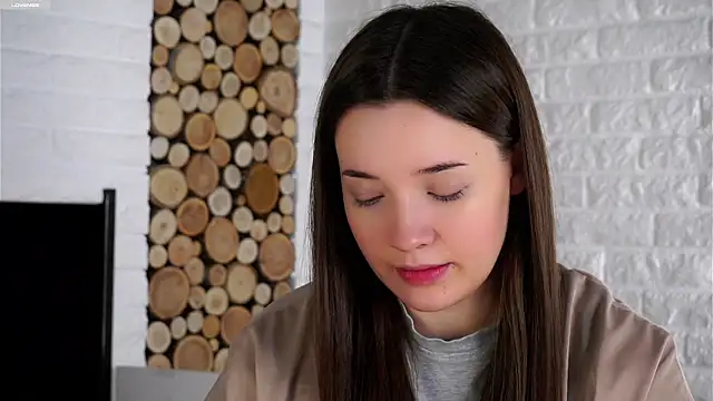 LowOncoming online show from 10/08/25, 01:40