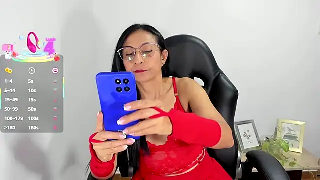 Snapshot of donna_cherry chatting on 03/23/25, 01:09 donna cherry online show from 03/23/25, 01:09
