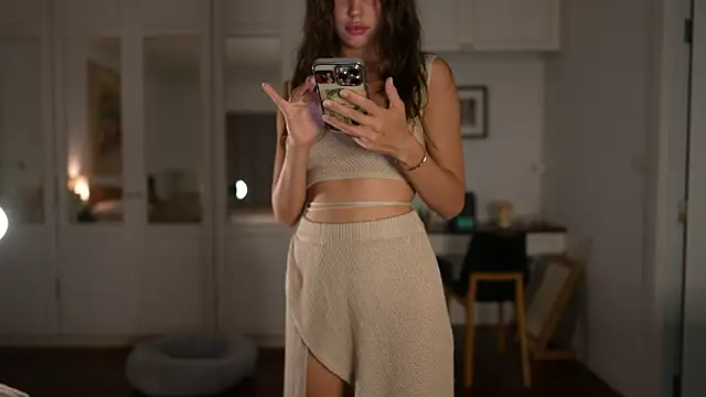 ValerieHill online show from 10/26/25, 05:52