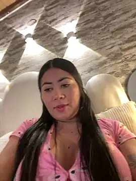 Snapshot of _MadiLee_ chatting on 12/16/24, 02:25 MadiLee online show from 12/16/24, 02:25