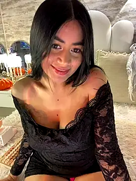 Snapshot of _MadiLee_ chatting on 10/19/25, 02:58 MadiLee online show from 10/19/25, 02:58