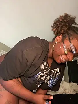 LillShayy online show from 05/17/26, 03:39