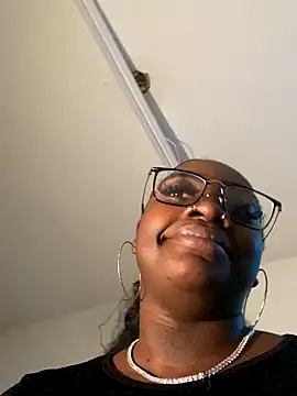 LillShayy online show from 11/14/25, 06:50