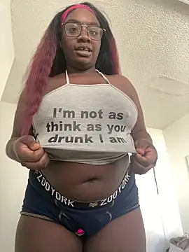 Snapshot of LillShayy chatting on 10/11/25, 02:40 LillShayy online show from 10/11/25, 02:40