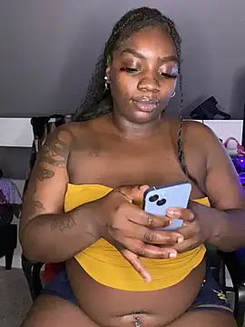 Snapshot of LillShayy chatting on 12/24/24, 02:43 LillShayy online show from 12/24/24, 02:43