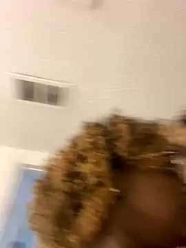 Snapshot of LillShayy chatting on 11/06/25, 04:00 LillShayy online show from 11/06/25, 04:00