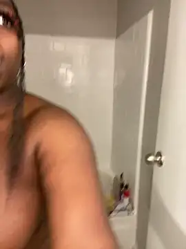 Snapshot of LillShayy chatting on 12/07/24, 10:45 LillShayy online show from 12/07/24, 10:45