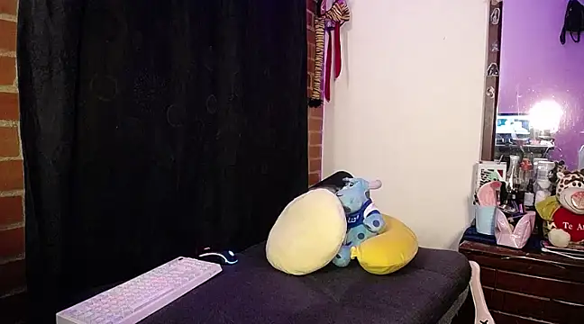 Snapshot of iam_valery chatting on 01/09/25, 06:27 iam valery online show from 01/09/25, 06:27