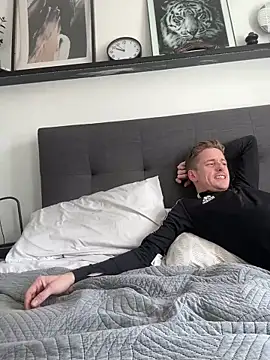 Pollypearson online show from 03/04/25, 11:19