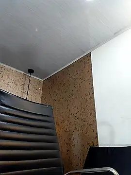 Michelle Brito1 online show from 10/24/25, 10:09