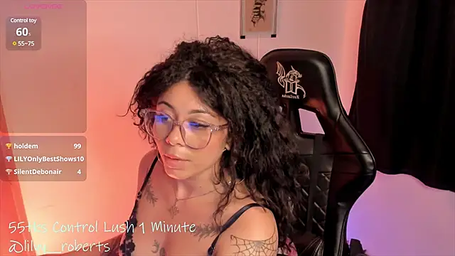 Snapshot of LilyRobertts chatting on 02/23/25, 03:02 LilyRobertts online show from 02/23/25, 03:02