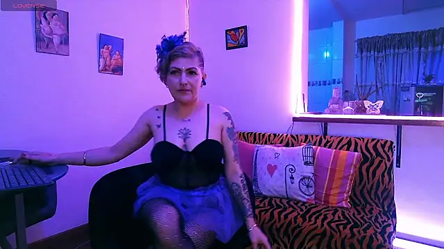 Snapshot of Maria_fernandaxxx_ chatting on 09/28/25, 01:34 Maria fernandaxxx online show from 09/28/25, 01:34
