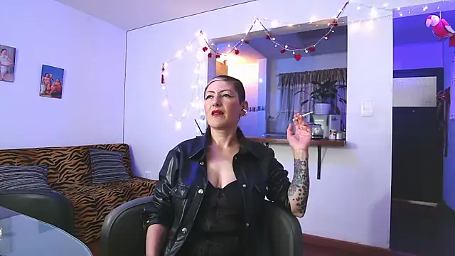 Snapshot of Maria_fernandaxxx_ chatting on 02/14/25, 10:04 Maria fernandaxxx online show from 02/14/25, 10:04