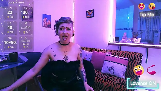 Snapshot of Maria_fernandaxxx_ chatting on 10/08/25, 02:13 Maria fernandaxxx online show from 10/08/25, 02:13