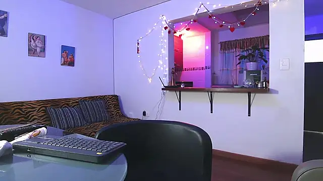 Snapshot of Maria_fernandaxxx_ chatting on 02/25/25, 02:37 Maria fernandaxxx online show from 02/25/25, 02:37