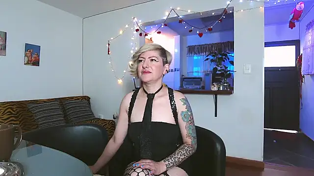 Snapshot of Maria_fernandaxxx_ chatting on 03/19/25, 02:35 Maria fernandaxxx online show from 03/19/25, 02:35