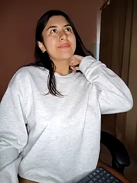  maiahairy  online show from 12/14/25, 10:04