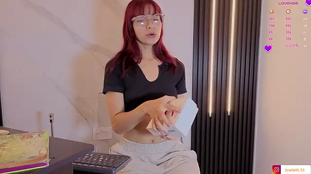 Scarlet Red  online show from 11/27/25, 12:05