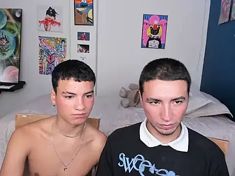 Snapshot of sweet_boys_xx chatting on 01/08/25, 01:09 sweet boys xx online show from 01/08/25, 01:09