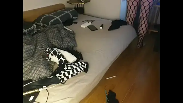 eblata04 online show from 10/30/25, 11:45