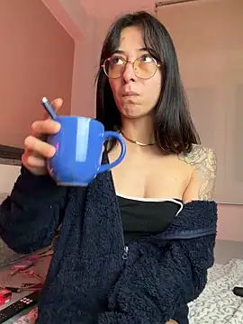 SOFIASWEETSECRETT online show from 11/18/25, 05:33